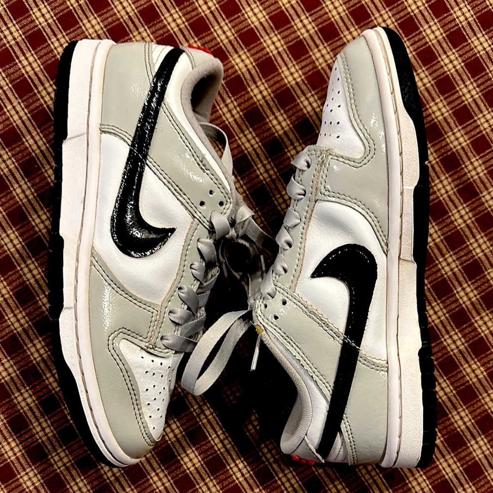 Kids Size 5 Black, Gray And White Nikes